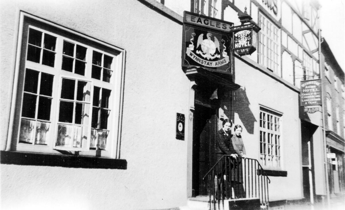 Wynnstay Arms in the 1930s