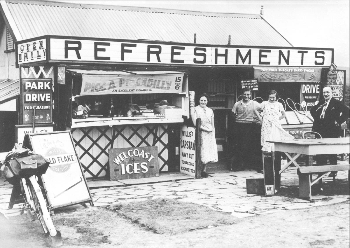 A view of the refreshments hut (now the Ponderosa Café) on top of the Horseshoe Pass around 1935
